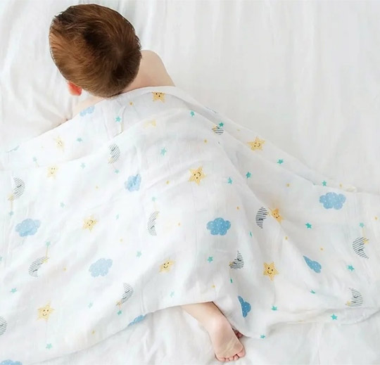 Cleaning_a_Baby_Crib.jpg